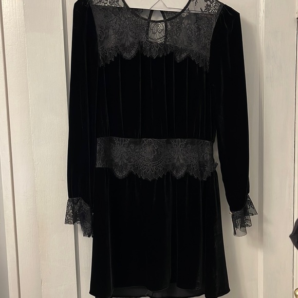 For Love & Lemons long sleeve velvet lace dress - Picture 2 of 10